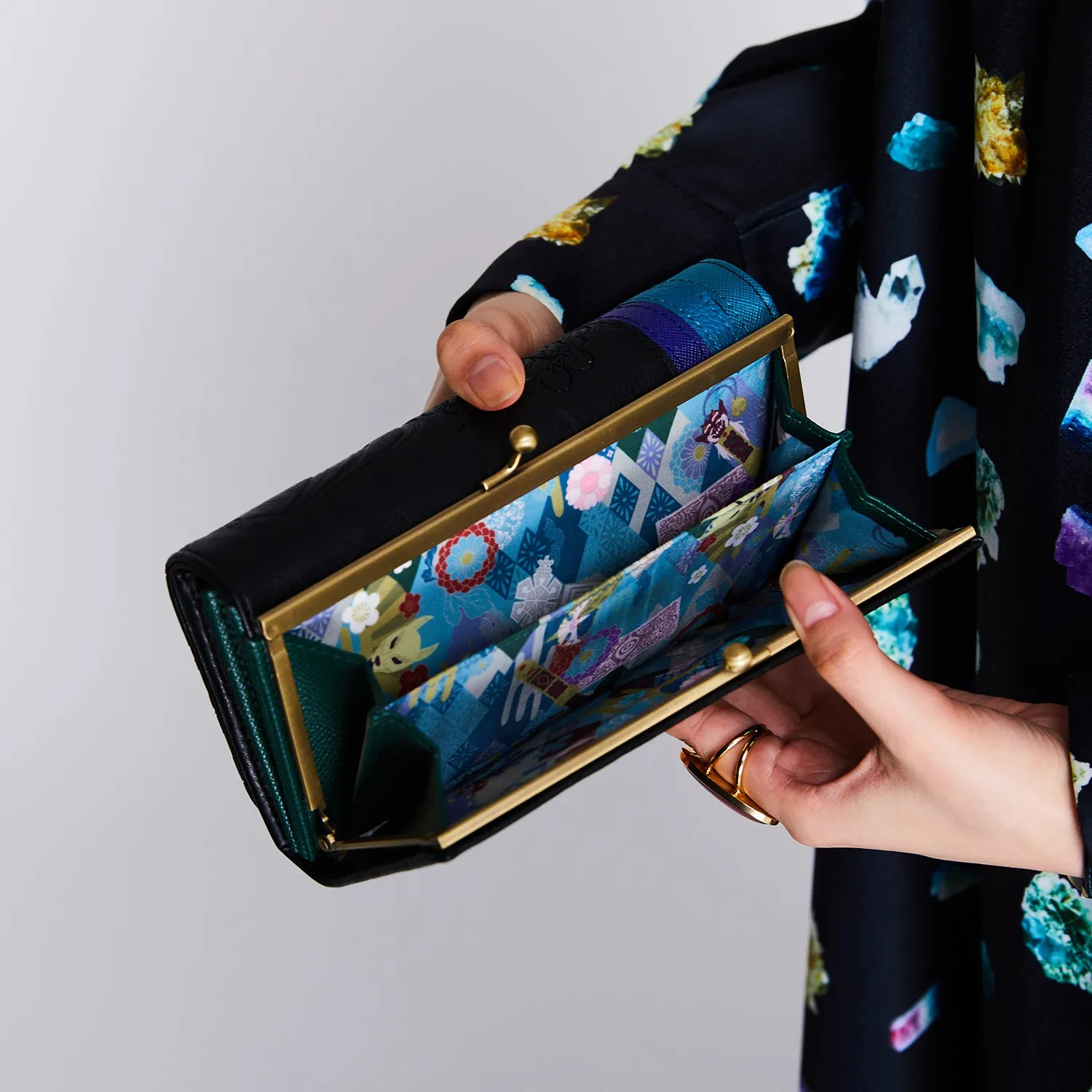 Medicine Seller Model Wallet Mononoke