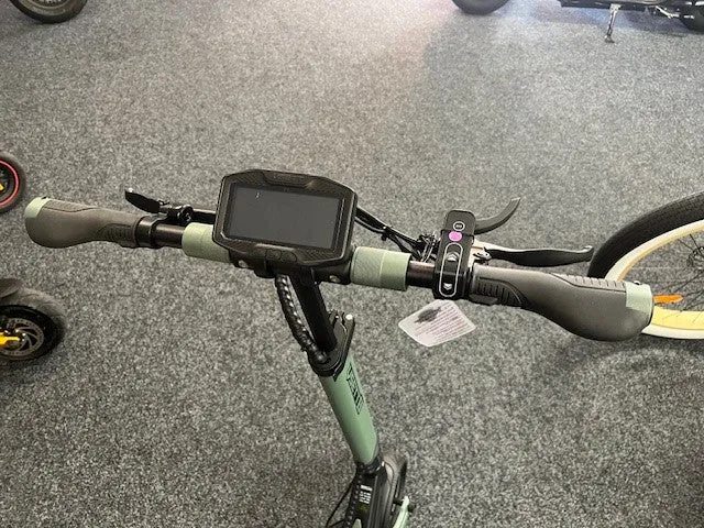 Vsett 8 Electric Scooter 15.6AH