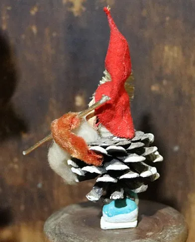 Wall Box with Santa Holding Staff and Tree